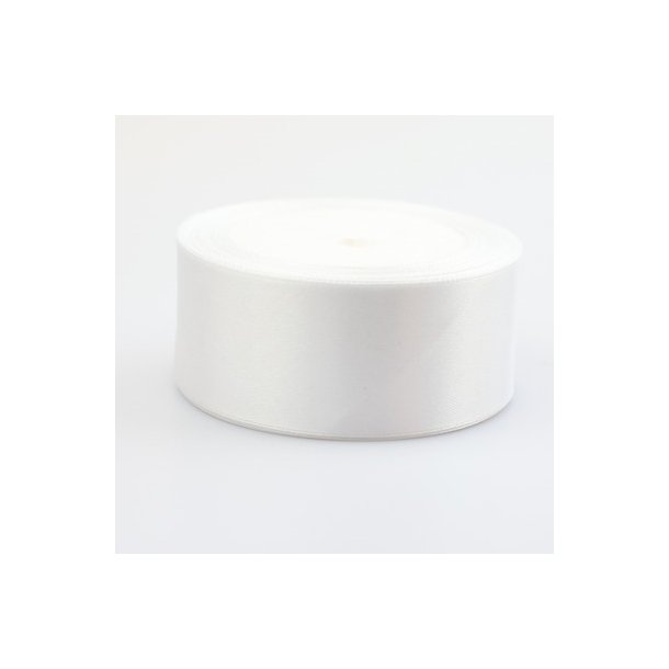 Satinb�nd 50mm hvid pr rulle
